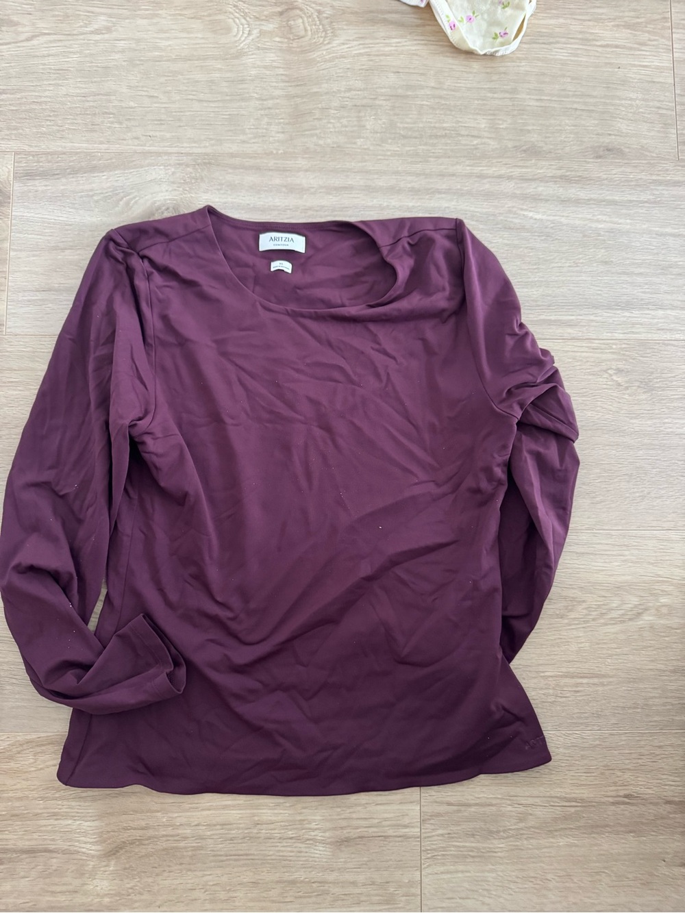 Aritzia Long-Sleeve Scoop Neck Top contour